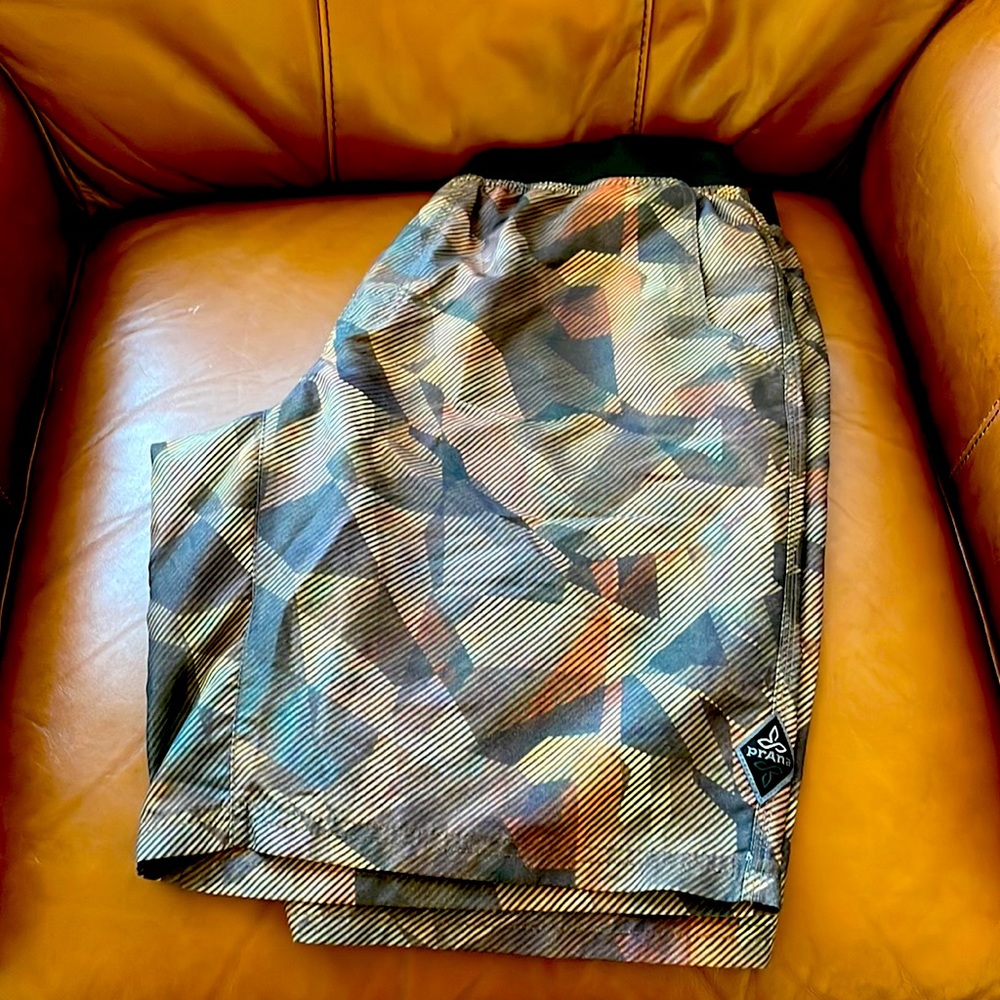 Prana mojo short